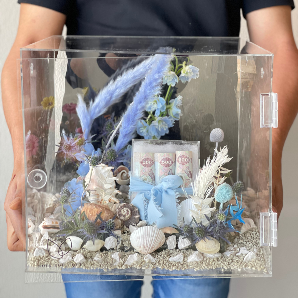 Acrylic Tray Arrangement