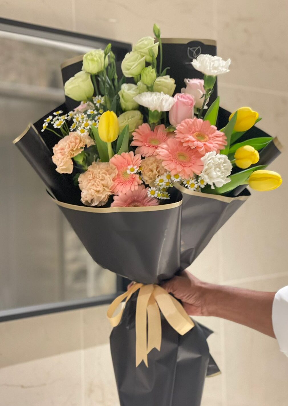 Gerbera Pink with Yellow Tulips