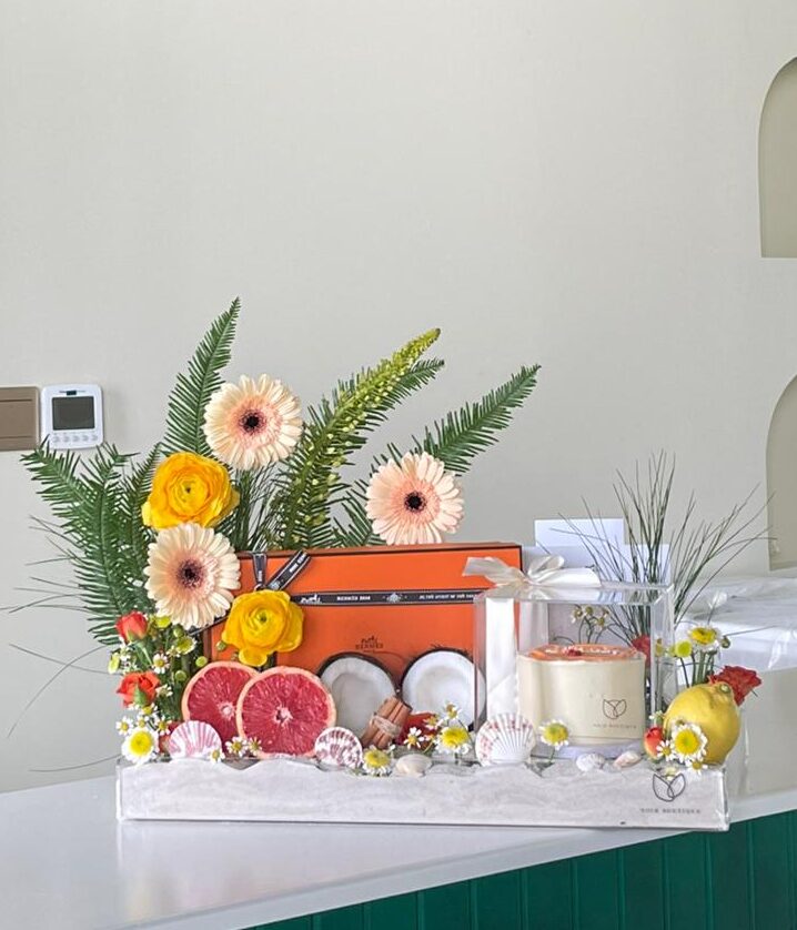 Hermes with Cake in One Arrangement