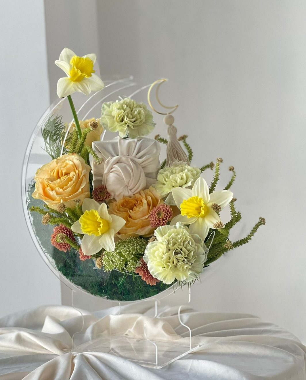 Moon Acrylic Arrangement Comes with Assorted Special Flowers Can Be Include Your Gifts