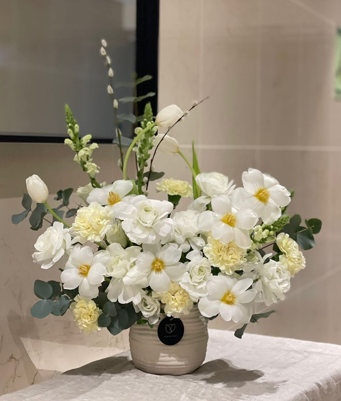Ranunculus and Tulips White a 2 Special Flowers